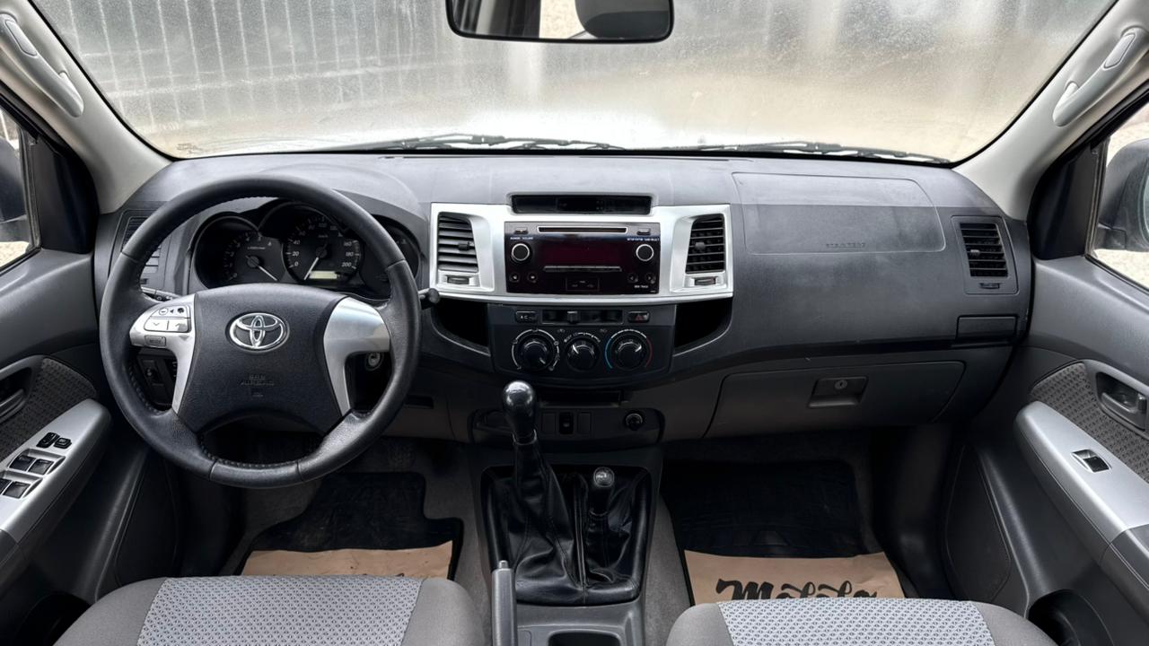 TOYOTA - HILUX  SR 3.0  4X4  TDI  - MANUAL  - 2014